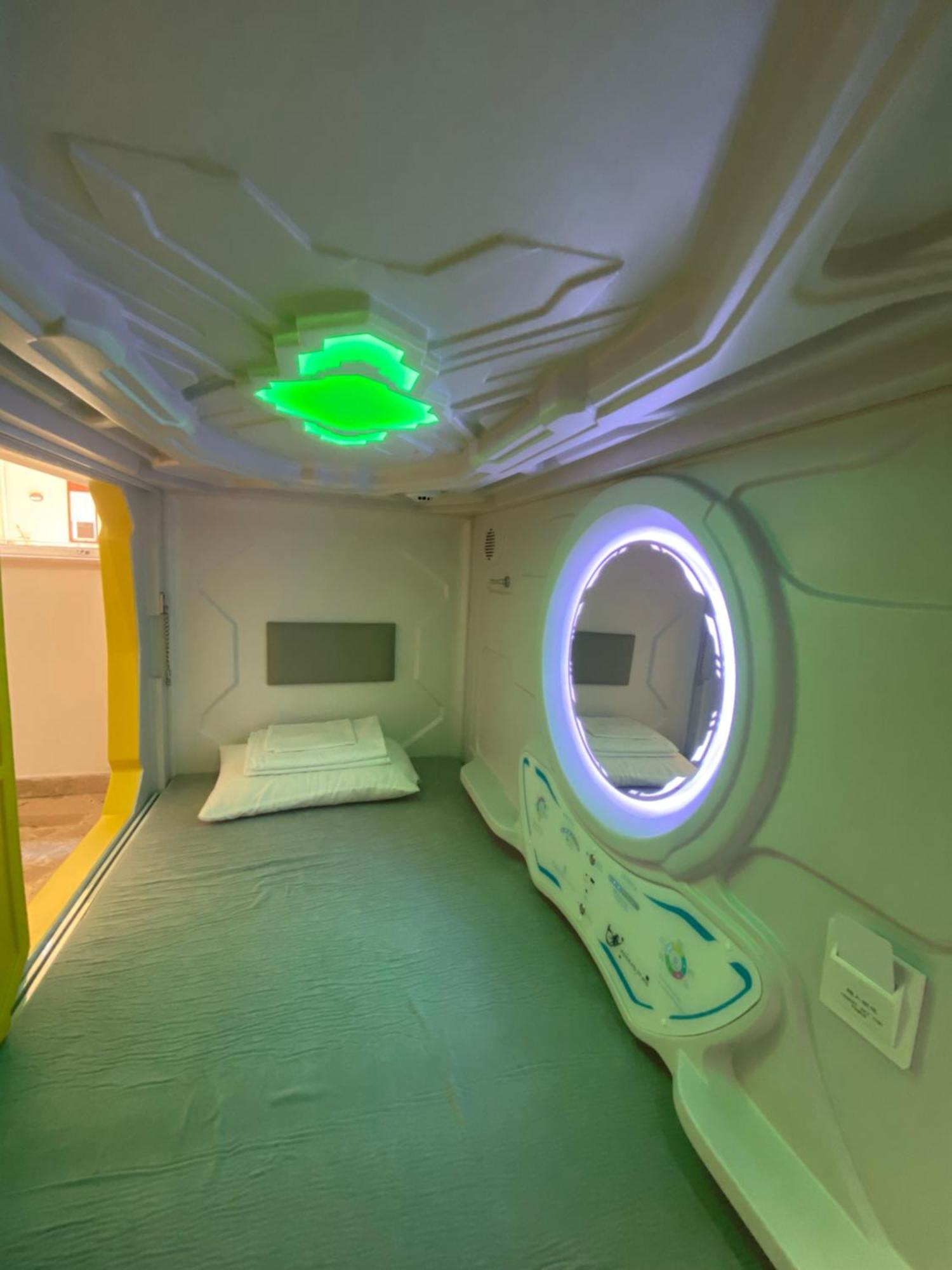 Mermaid Space Capsule Hostel Palermo Exterior photo